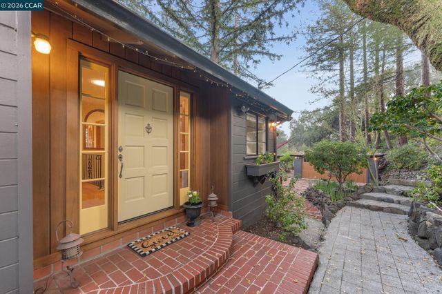 11 Los Conejos, Orinda, CA 94563