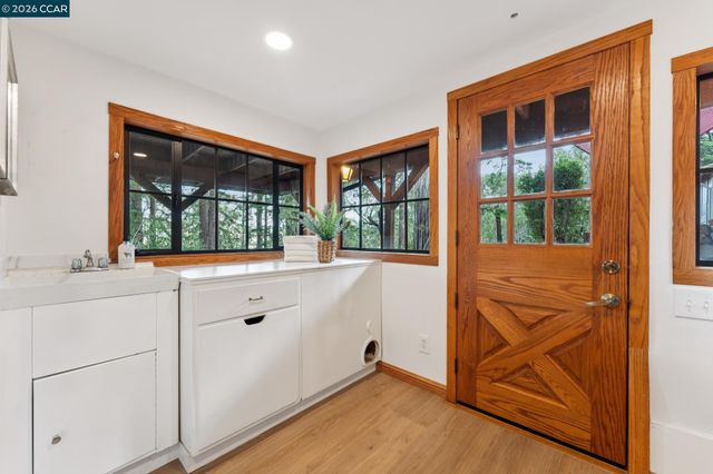 11 Los Conejos, Orinda, CA 94563