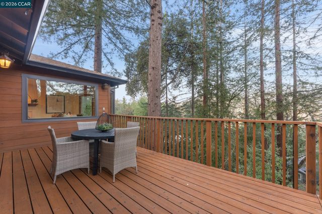 11 Los Conejos, Orinda, CA 94563