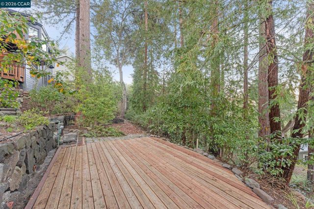 11 Los Conejos, Orinda, CA 94563