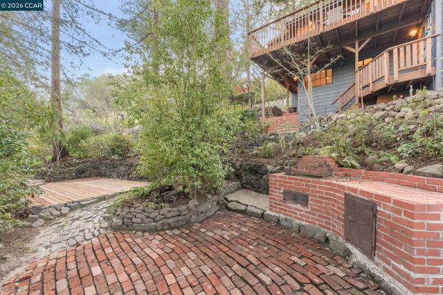 11 Los Conejos, Orinda, CA 94563