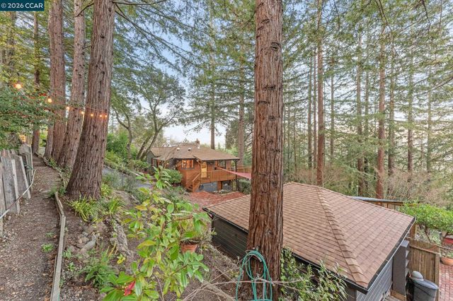 11 Los Conejos, Orinda, CA 94563