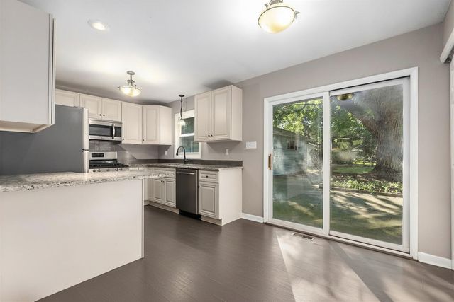 16340 S McGrath Drive, Plainfield, IL 60586