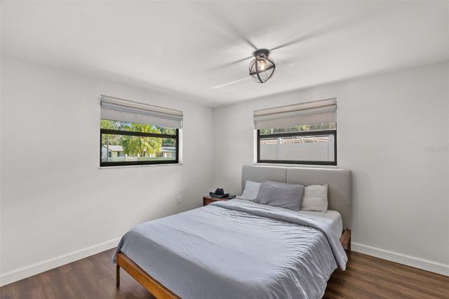 2874 DAVIS BOULEVARD, Sarasota, FL 34237