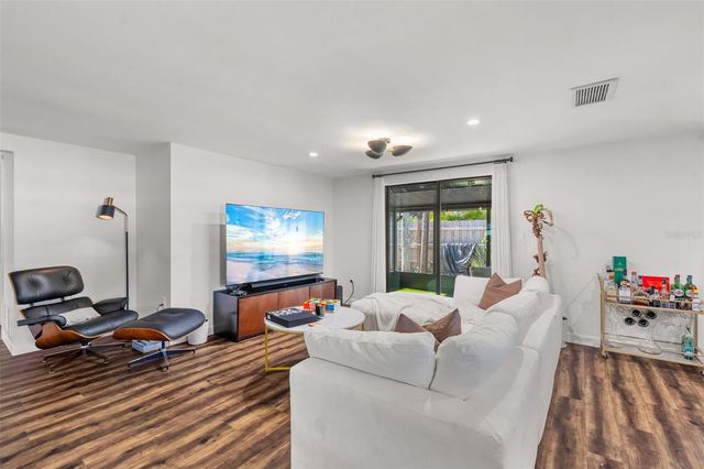 2874 DAVIS BOULEVARD, Sarasota, FL 34237