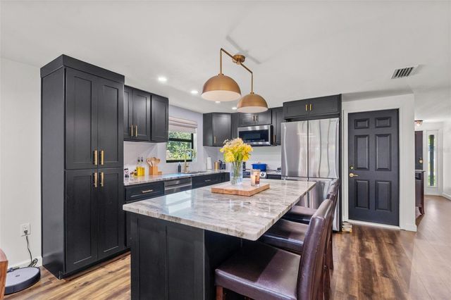2874 DAVIS BOULEVARD, Sarasota, FL 34237