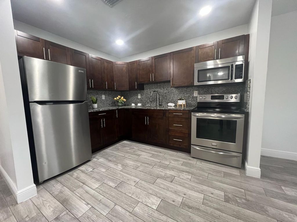 1554 Citation Dr B, West Palm Beach, FL 33417