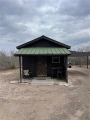 250 Live Oak Spur, George West, TX 78022