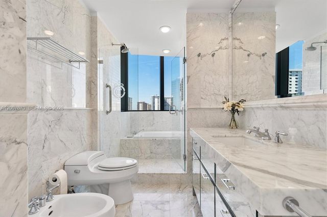 17475 Collins Ave 504, Sunny Isles Beach, FL 33160