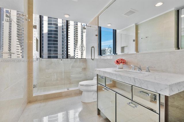 17475 Collins Ave 504, Sunny Isles Beach, FL 33160