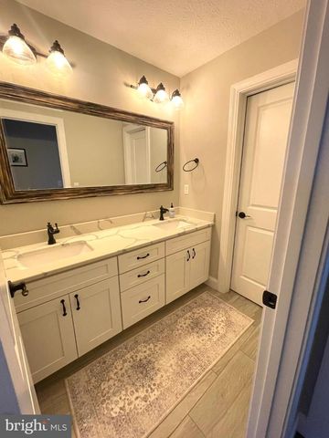 708 SLATON LN, Morgantown, WV 26508