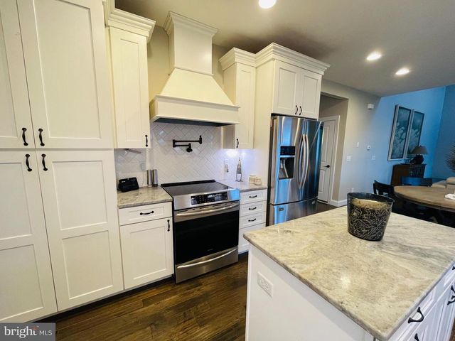 708 SLATON LN, Morgantown, WV 26508