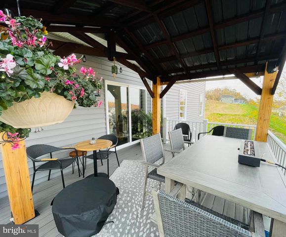 708 SLATON LN, Morgantown, WV 26508