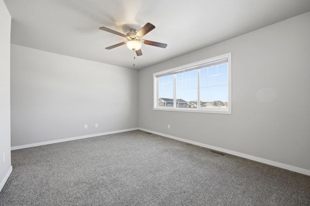 1520 75th Avenue S, Fargo, ND 58104