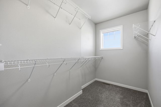 1520 75th Avenue S, Fargo, ND 58104