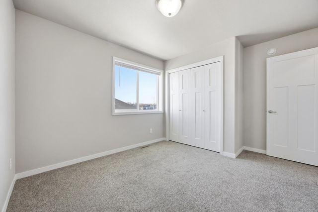 1520 75th Avenue S, Fargo, ND 58104