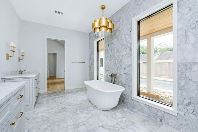 822 W 31st Street, Houston, TX 77018