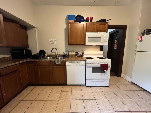 708 W High Street, Urbana, IL 61801