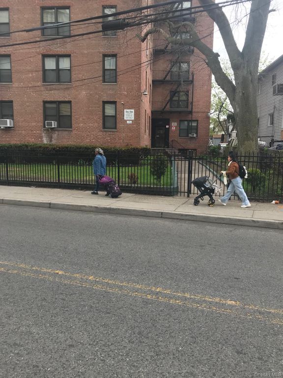 2287 Mott ave 1A, Far Rockaway, NY 11961