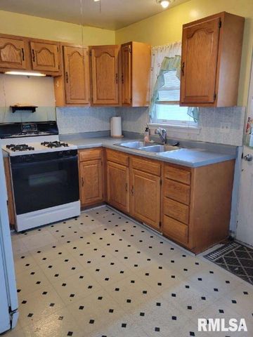 1413 N WILSON Avenue, Chillicothe, IL 61523