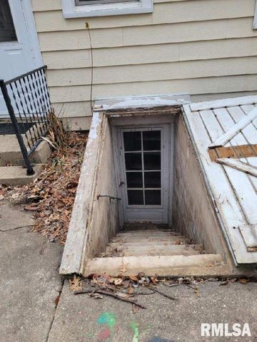 1413 N WILSON Avenue, Chillicothe, IL 61523