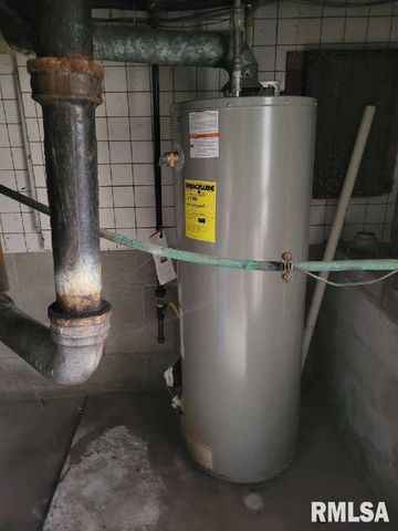 1413 N WILSON Avenue, Chillicothe, IL 61523