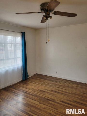 1413 N WILSON Avenue, Chillicothe, IL 61523