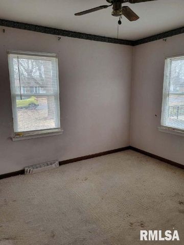 1413 N WILSON Avenue, Chillicothe, IL 61523