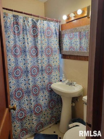 1413 N WILSON Avenue, Chillicothe, IL 61523