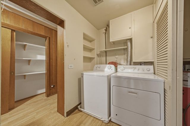 13 W Kenilworth Avenue, Prospect Heights, IL 60070