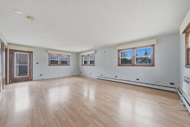 13 W Kenilworth Avenue, Prospect Heights, IL 60070