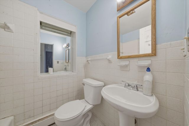 13 W Kenilworth Avenue, Prospect Heights, IL 60070