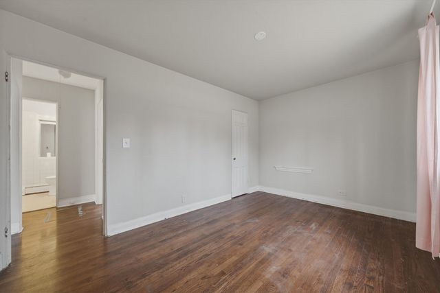 13 W Kenilworth Avenue, Prospect Heights, IL 60070