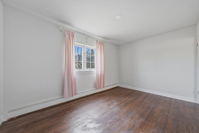 13 W Kenilworth Avenue, Prospect Heights, IL 60070