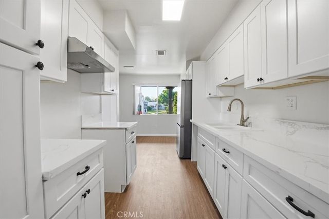 2011 W Katella, Anaheim, CA 92804