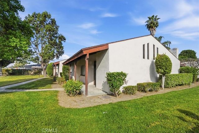 2011 W Katella, Anaheim, CA 92804