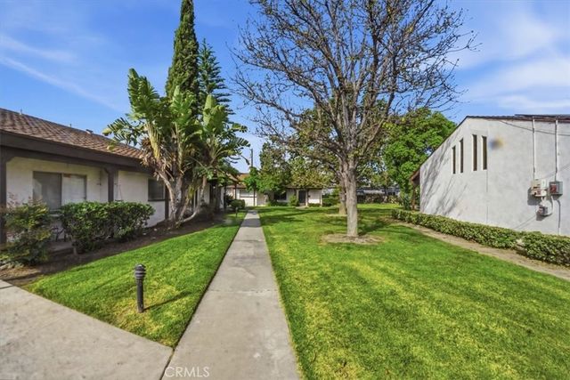 2011 W Katella, Anaheim, CA 92804