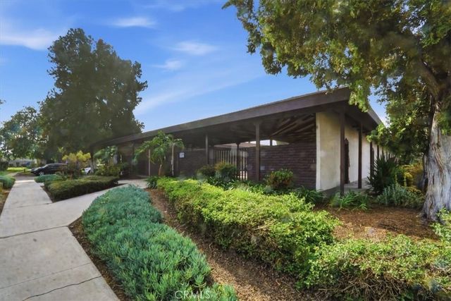 2011 W Katella, Anaheim, CA 92804