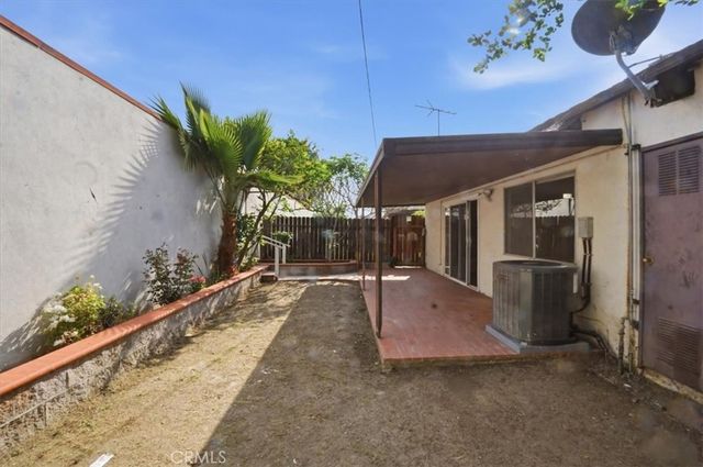 2011 W Katella, Anaheim, CA 92804
