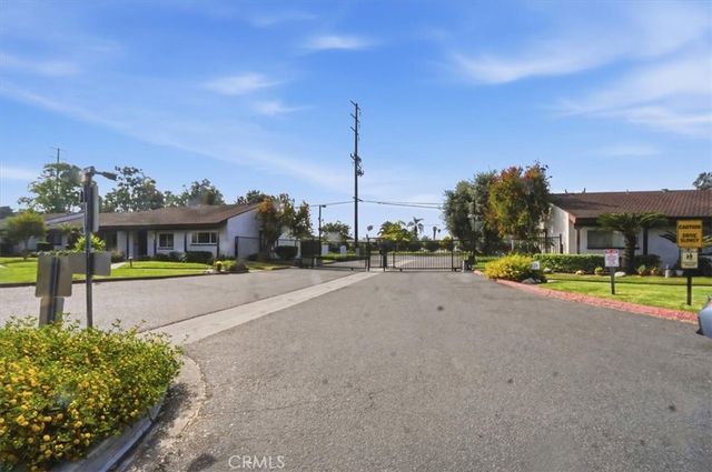 2011 W Katella, Anaheim, CA 92804