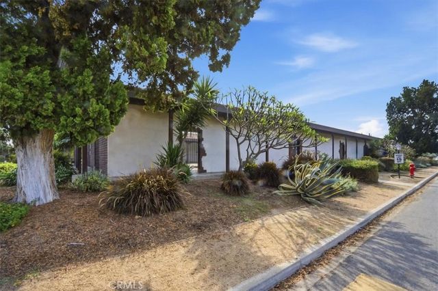 2011 W Katella, Anaheim, CA 92804