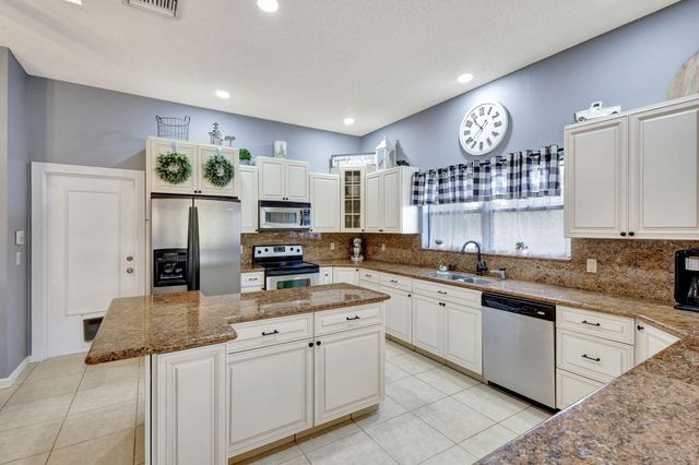 12735 Headwater Circle, Wellington, FL 33414