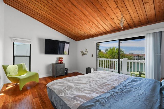 12140 CAPRI CIRCLE S, Treasure Island, FL 33706
