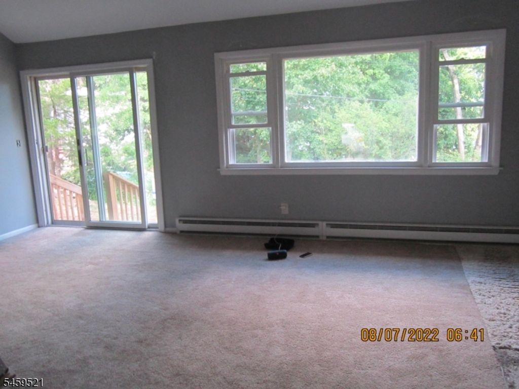 322 Squaw Trl, Hopatcong Boro, NJ 07821 — photo 2