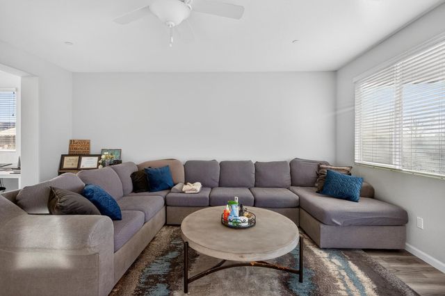 1720 Bedrock Ct, Plumas Lake, CA 95961