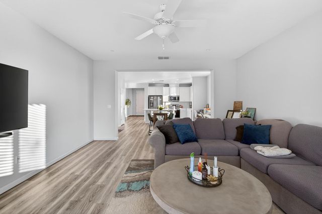 1720 Bedrock Ct, Plumas Lake, CA 95961