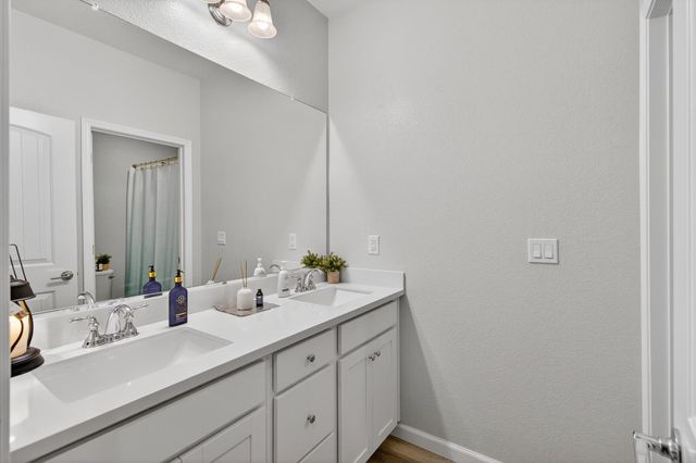 1720 Bedrock Ct, Plumas Lake, CA 95961