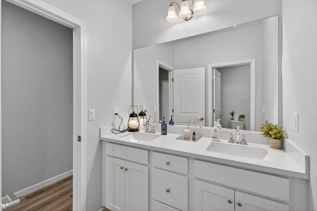 1720 Bedrock Ct, Plumas Lake, CA 95961