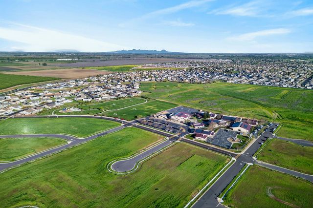 1720 Bedrock Ct, Plumas Lake, CA 95961