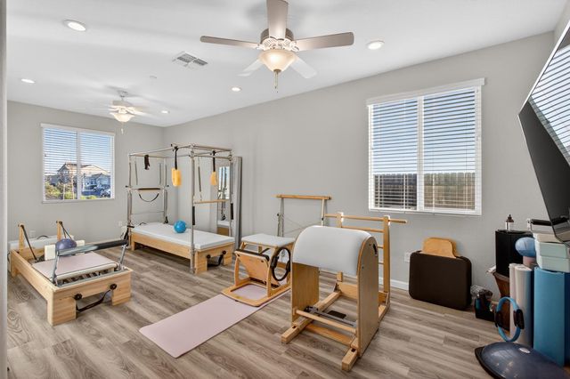 1720 Bedrock Ct, Plumas Lake, CA 95961